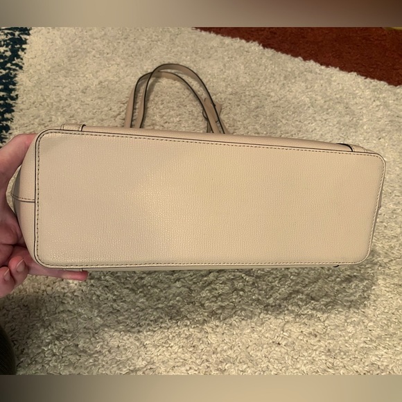 Kate Spade New York | Cara Refined Grain Leather Large Tote Bag in Warm Taupe - Picture 6 of 9